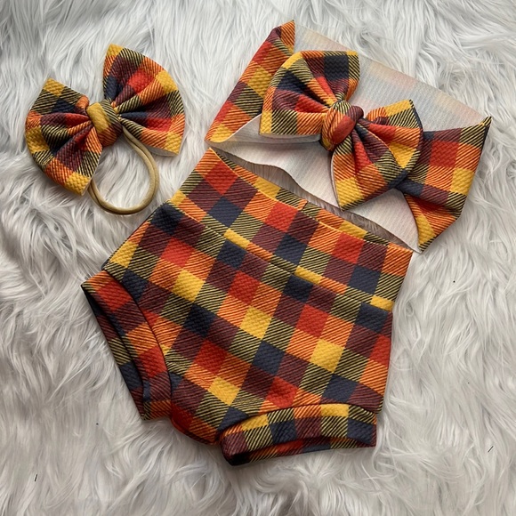 Fall Plaid bummy and bow set, 3-6 month Bummy and bow set for baby girls - Picture 1 of 1